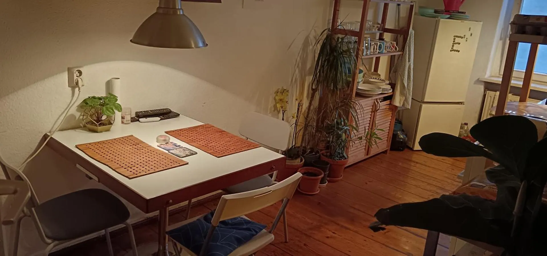 Private Bedroom Near Alexanderplatz In Sharing Apartment Berlin Rum i privatbostad