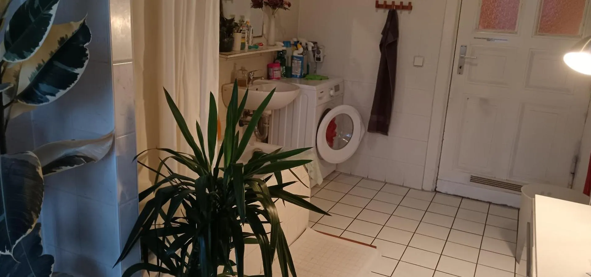Rum i privatbostad Private Bedroom Near Alexanderplatz In Sharing Apartment Berlin Tyskland